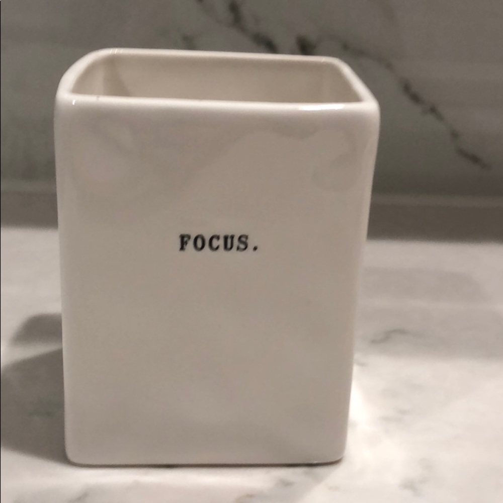 Rae Dunn brush/ pen/pencil holder